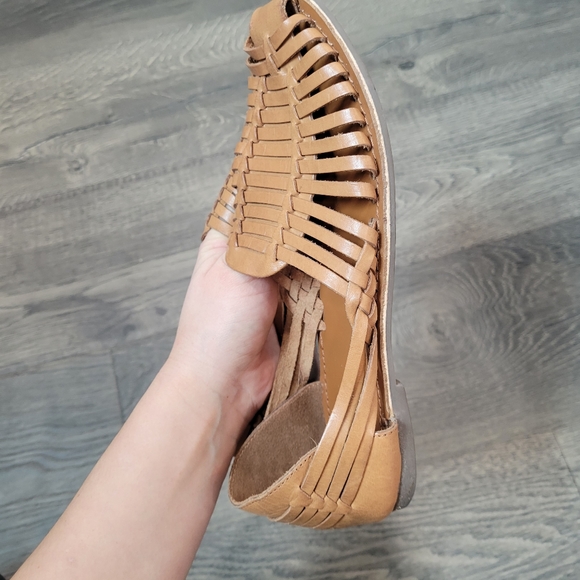 Urban Outfitters Woven Huarache Flats Tan Sandals Leather size 8 Boho - Picture 10 of 10